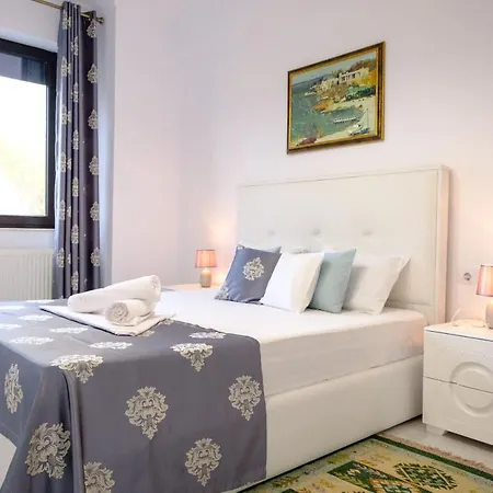 Apartman Nicole Solid House Mamaia