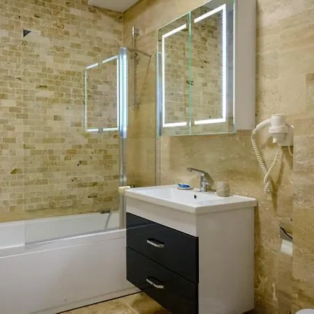 Nicole Solid House * Mamaia