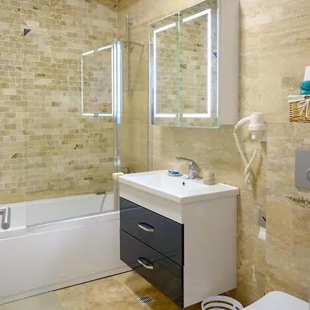 Nicole Solid House Apartman Mamaia